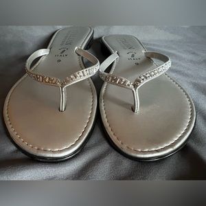 Italian Shoemakers silver beaded sandals/ flip flops Sz 9